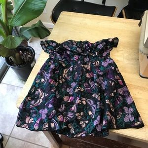 $SOLD$ NWOT H&M flowy strapless top